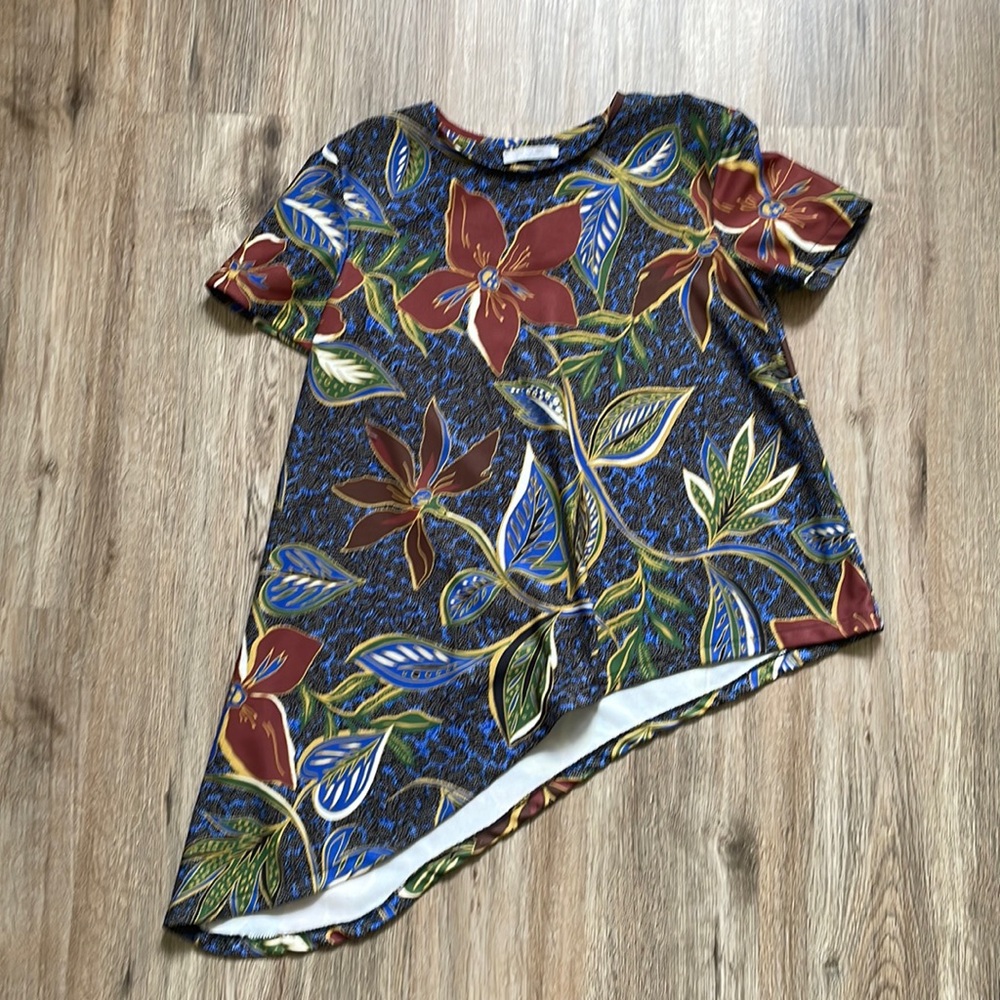 Zara asymmetrical top. - Picture 2 of 4